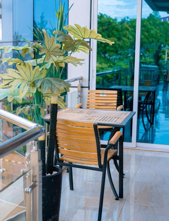 كيغالي Madras Hotel And Apartments المظهر الخارجي الصورة